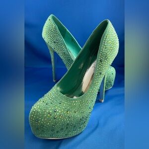 Colored diamond heels